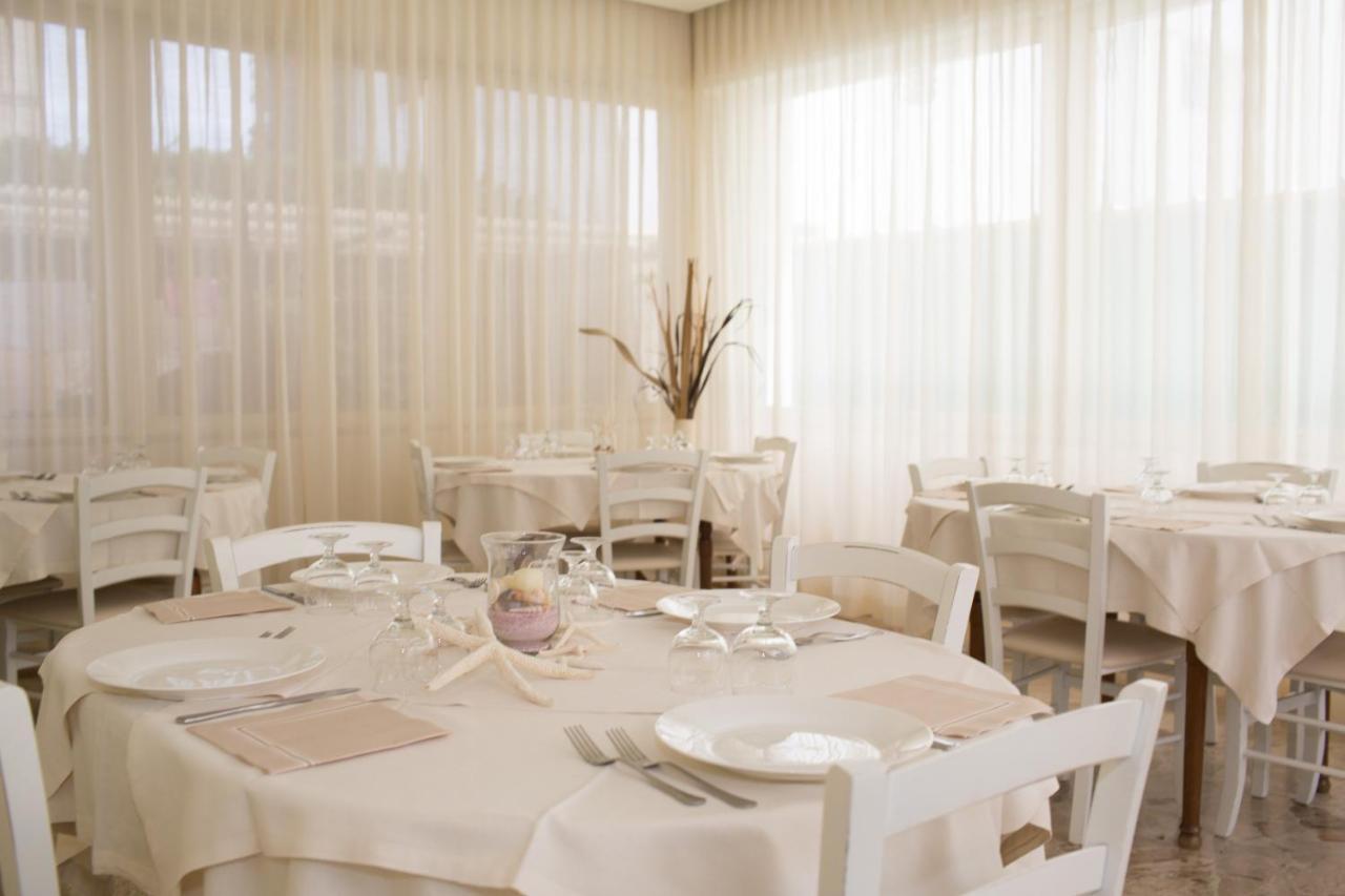 Hotel Trieste เชเซนาติโก ภายนอก รูปภาพ
