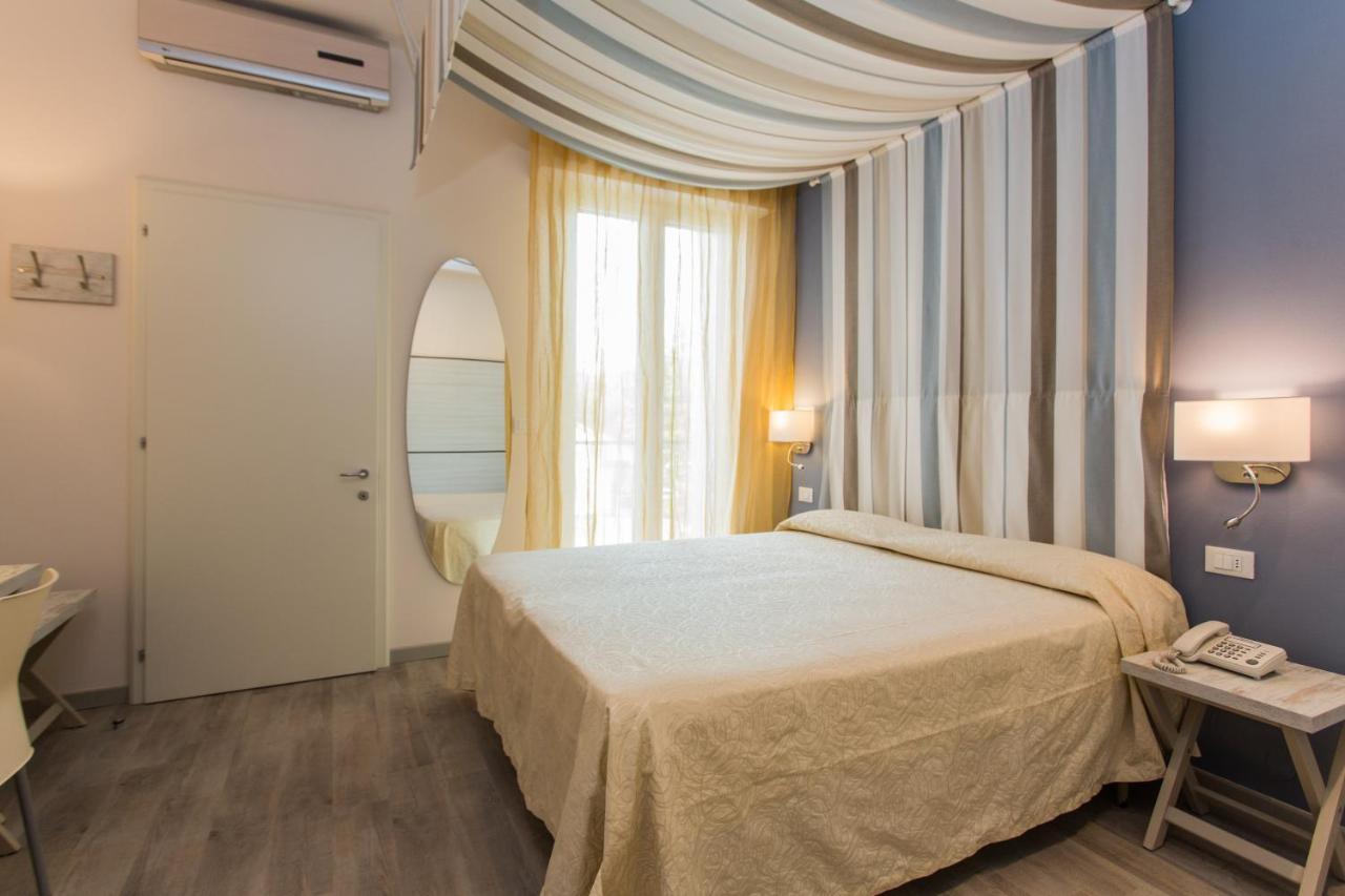 Hotel Trieste เชเซนาติโก ภายนอก รูปภาพ